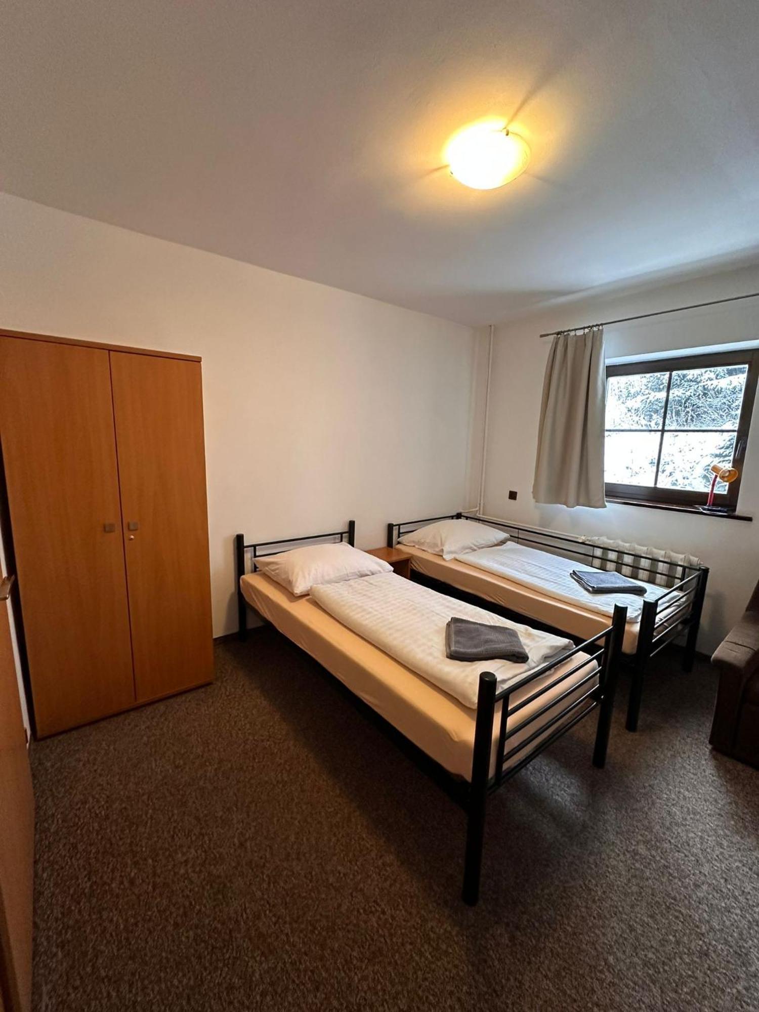 Straszny Dwor Hotell Duszniki Zdrój Rom bilde