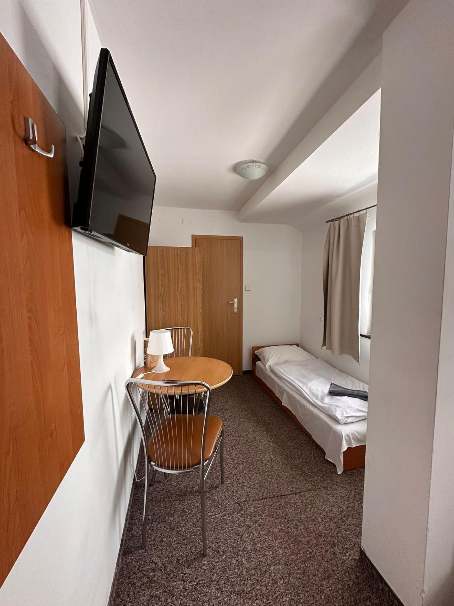 Straszny Dwor Hotell Duszniki Zdrój Rom bilde